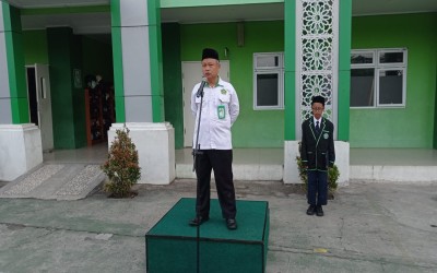 Laksanakan Upacara, Pembina Beri Pesan Penting untuk Siswa MTsN 1 Yogyakarta